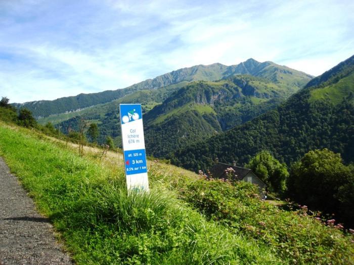 Gites Communaux A Lourdios ภายนอก รูปภาพ